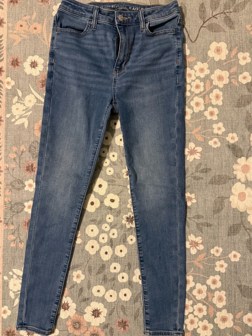 American Eagle Outfitters Women’s Skinny Jeans - Medium Blue Wash